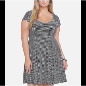 Torrid Sweetheart Stretch Polka Dot Dress 🎀